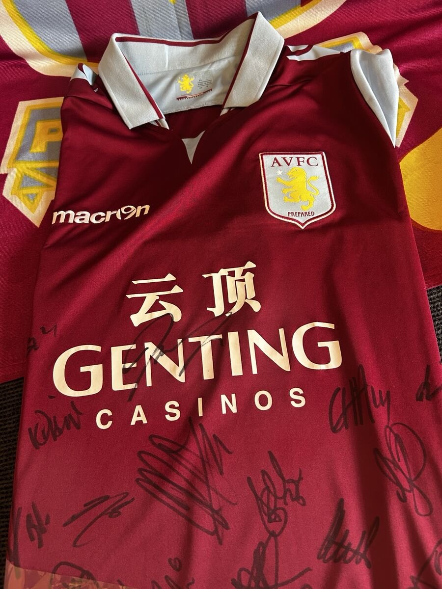 2012/13 Home - claret