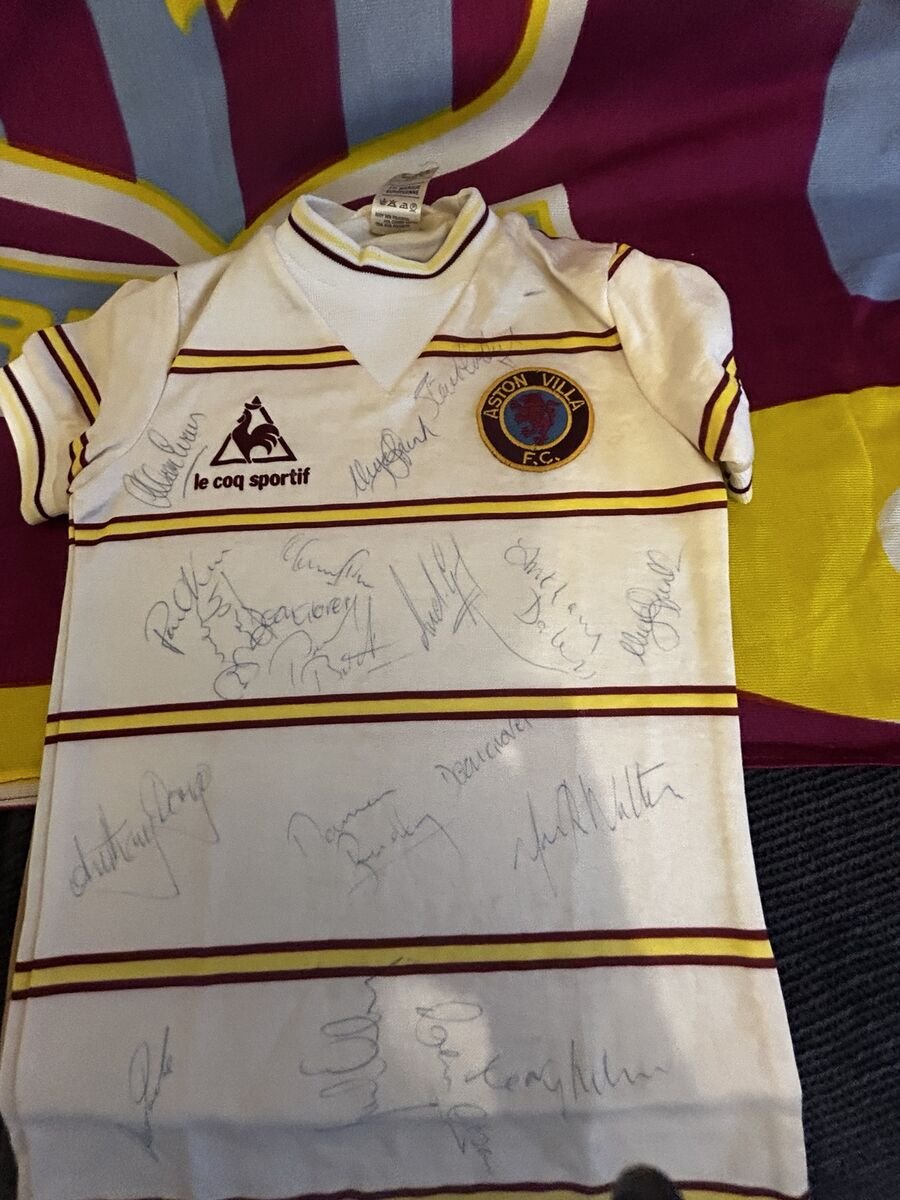 Le Coq Sportif retro era Retro - white with claret/gold stripes signed
