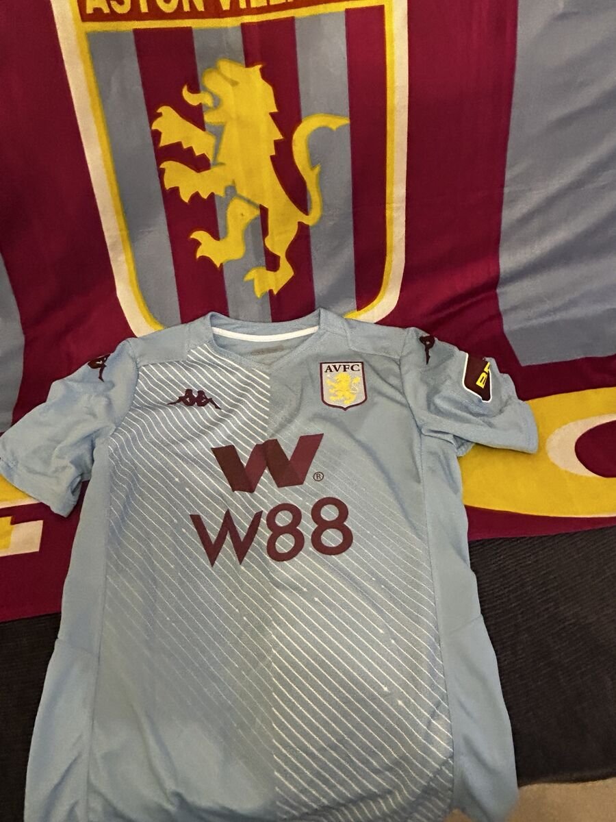 2019/20 Training - light blue with diagonal graphic